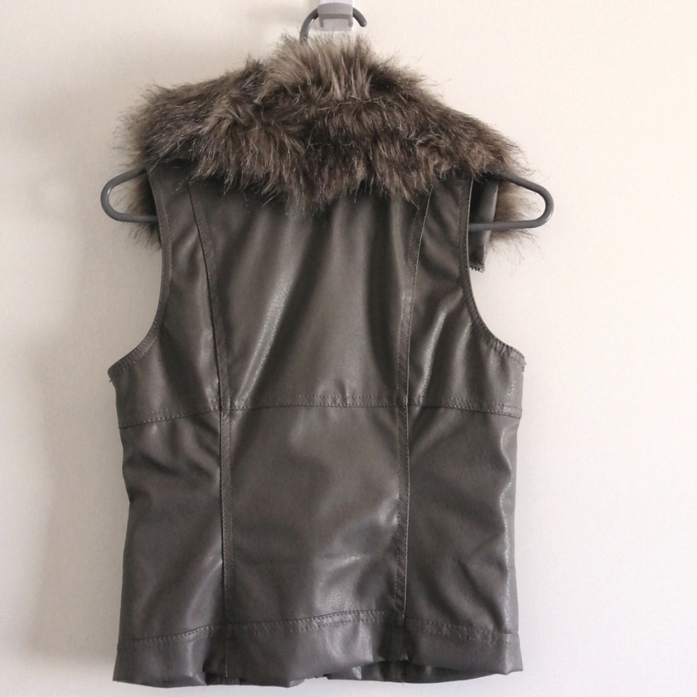 Grey sleeveless zipped top - Picture 7 of 7